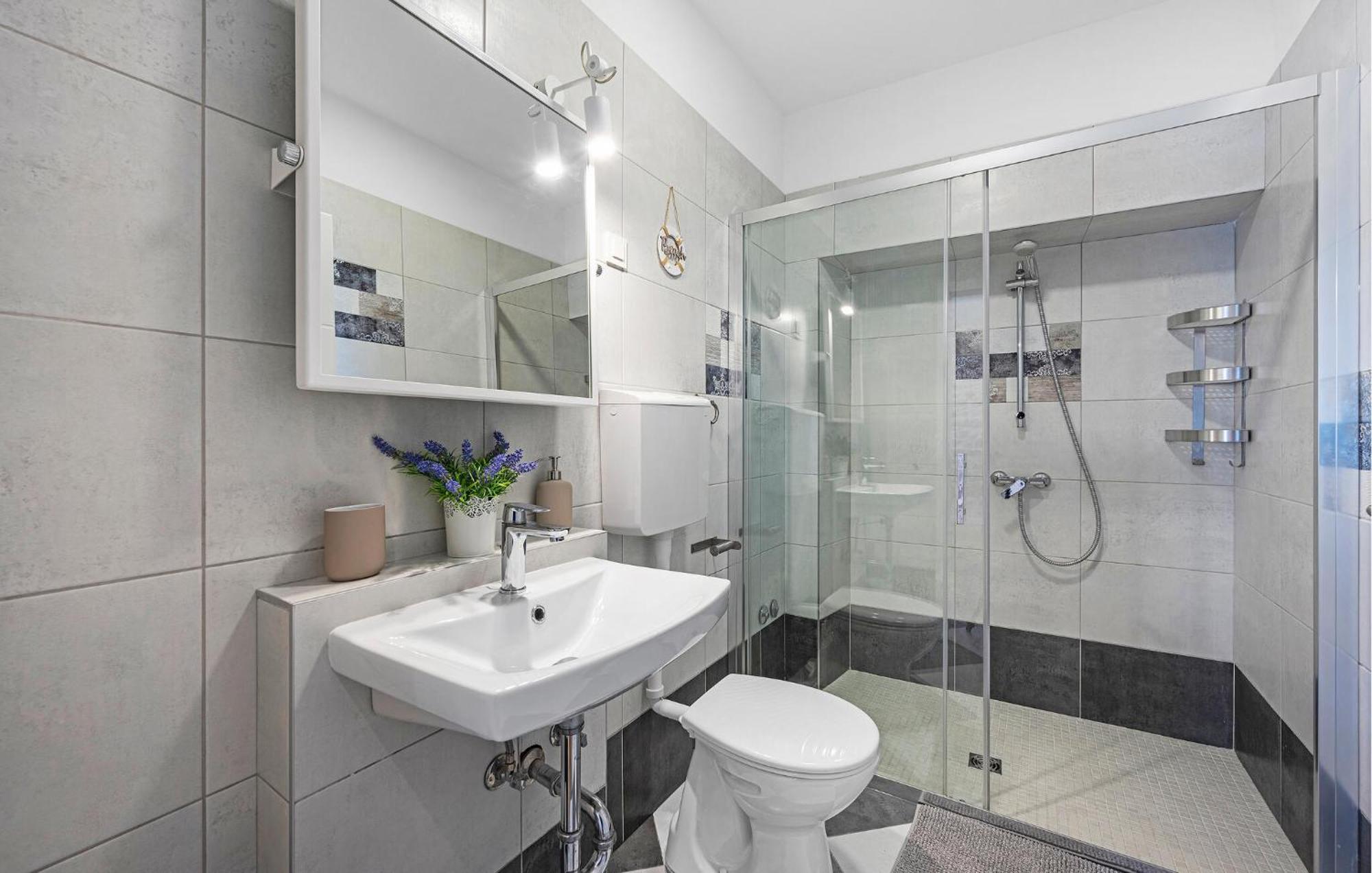 4 Bedroom Stunning Home In Μούρτερ Εξωτερικό φωτογραφία